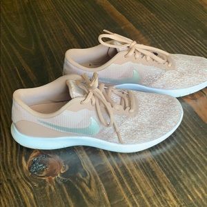 Nike Flex Contact Women’s size 7.5 pink and white